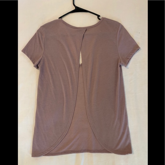 Victoria’s Secret Sport Open Back Shirt - Picture 3 of 5